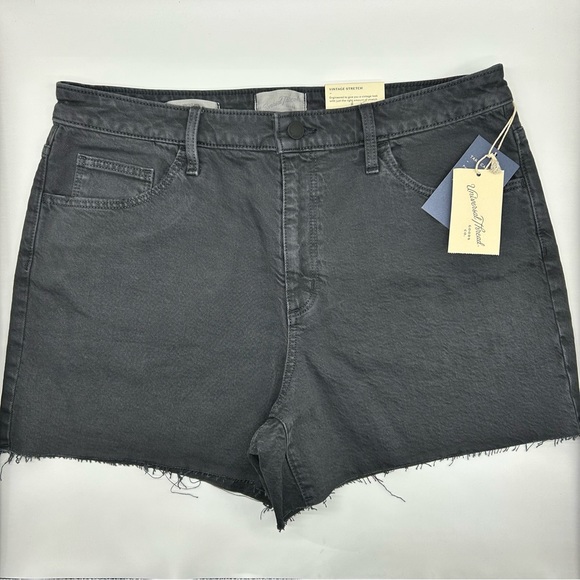 Women’s Universal Thread High-Rise Vintage Midi Jean Shorts in the Size 14R - Picture 5 of 9
